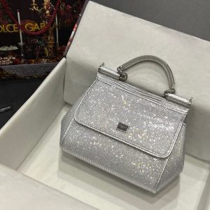 DolceGabbana-Tote-with-stylish-features-Red-01A