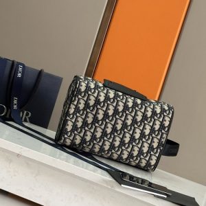 Dior-33123116-size-215x125x105cm-color-80A