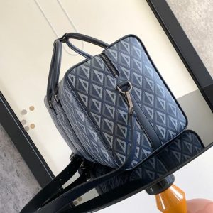 Dior-Elegant-Tote-Navy-01A