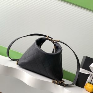 chanel_quilted_flap_bag