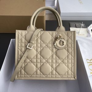 Dior-Quilted-Tote-Beige-01A-6