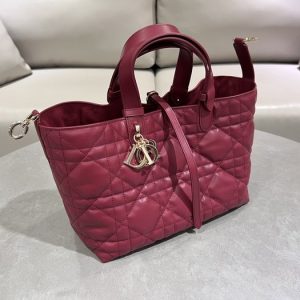 Dior-Quilted-Tote-Burgundy-01A