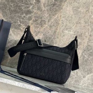 Dior-Stylish-Tote-with-elegant-design-Black-01A