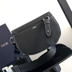 Dior-Tote-Bag-with-Elegant-Features-Black-01A-4