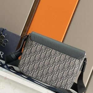 Dior-Tote-Bag-with-Stylish-Features-Grey-01A-2