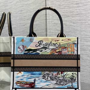 Dior-Tote-bag-with-artistic-design-Beige-01A