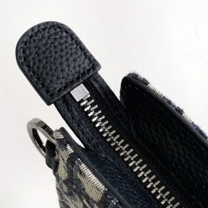 Dior-Tote-bag-with-elegant-detailing-Navy-01A