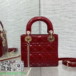 Dior-Tote-bag-with-elegant-features-Red-01A