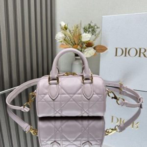 Dior-Tote-bag-with-elegant-styling-Beige-01A