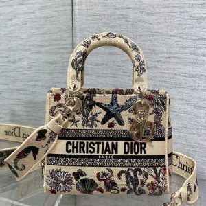 Dior-Tote-bag-with-floral-and-embroidered-features-Beige-01A