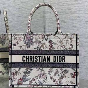 Dior-Tote-bag-with-floral-design-Beige-01A