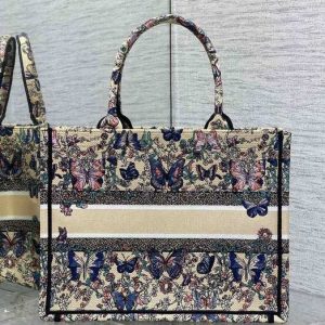 Dior-Tote-bag-with-floral-design-traits-Beige-01A-2