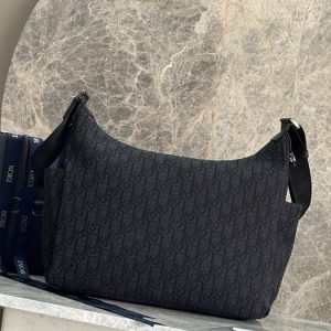 Dior-Tote-bag-with-functional-pockets-Black-01A