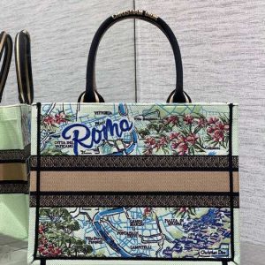 Dior-Tote-bag-with-graphic-design-traits-Beige-01A