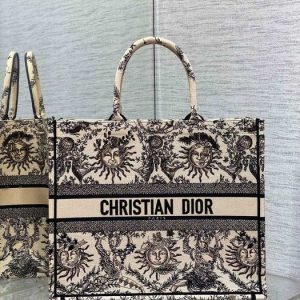 Dior-Tote-bag-with-intricate-details-Beige-01A