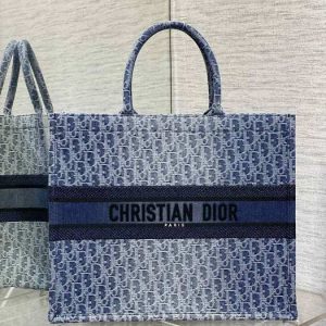 Dior-Tote-bag-with-modern-traits-Navy-01A