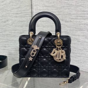 Dior-Tote-bag-with-quilted-detailing-Black-01A