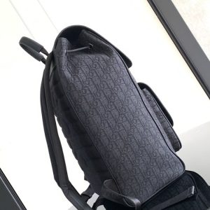 Dior-Tote-bag-with-sleek-design-Grey-01A