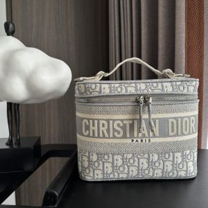 Dior-Tote-bag-with-stylish-design-traits-Grey-01A-2
