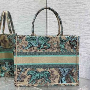 Dior-Tote-bag-with-stylish-features-Beige-01A-14