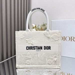 Dior-Tote-bag-with-stylish-features-Beige-01A-3