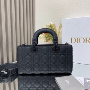 Dior-Tote-bag-with-stylish-features-Black-01A-19