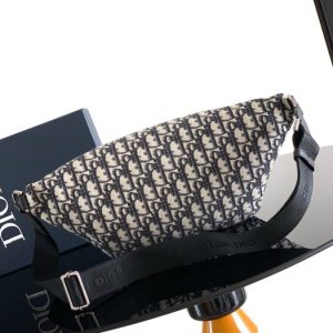 Dior-Tote-bag-with-stylish-features-Black-01A-3