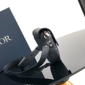 Dior-Tote-bag-with-stylish-features-Grey-01A