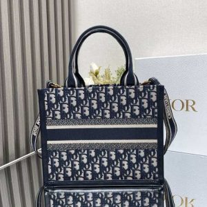 Dior-Tote-bag-with-stylish-features-Navy-01A-5