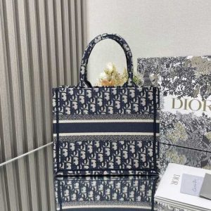 Dior-Tote-bag-with-stylish-features-Navy-01A-6