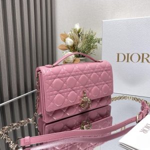 Dior-Tote-bag-with-stylish-features-Pink-01A