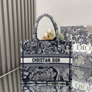Dior-Tote-bag-with-stylish-traits-Black-01A-5