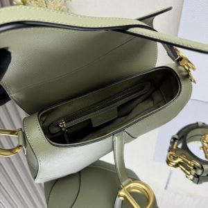 Dior-Tote-bag-with-stylish-traits-Green-01A