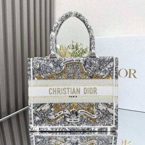 Dior-Tote-bag-with-stylish-traits-Grey-01A-5