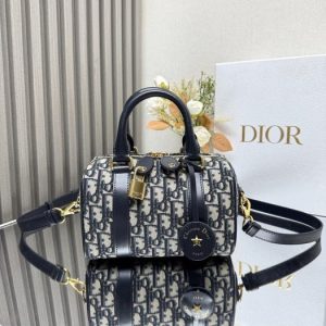 Dior-Tote-bag-with-stylish-traits-Navy-01A