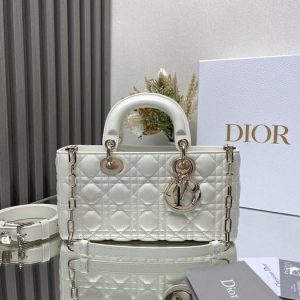 Dior-Tote-bag-with-stylish-traits-White-01A-2