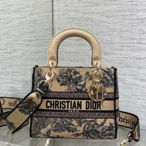 Dior-Tote-style-110-Beige-01A