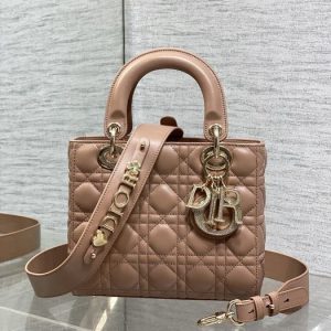 Dior-Tote-style-19-Beige-01A