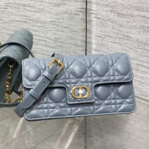 Dior-Tote-style-32-Grey-01A