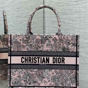 Dior-Tote-style-37-Beige-01A