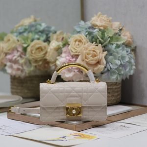 Dior-Tote-style-53-Beige-01A