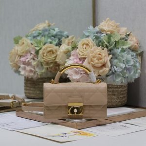 Dior-Tote-style-54-Beige-01A-2