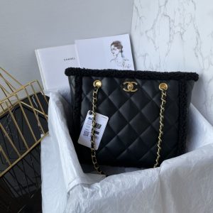 crossbody_chanel_bag