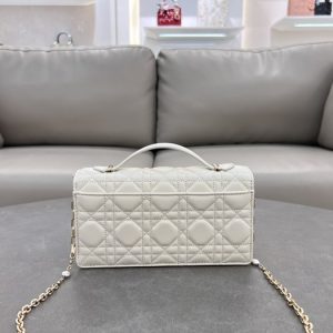 Dior-Tote-style-55-White-01A