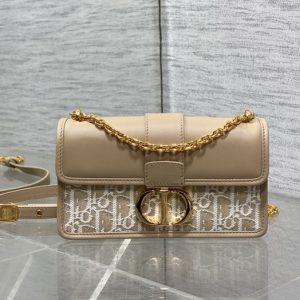 Dior-Tote-style-57-Beige-01A
