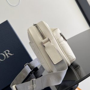 Dior-Tote-style-59-Beige-01A-4