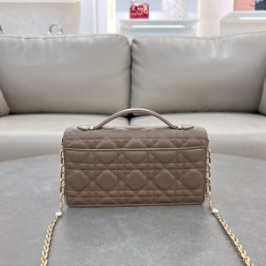 Dior-Tote-style-64-Brown-01A