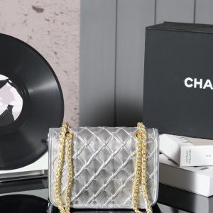 how_to_tell_a_genuine_chanel_bag