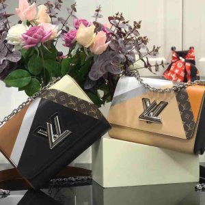 royal_blue_chanel_bag