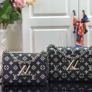 small_chanel_classic_flap_bag